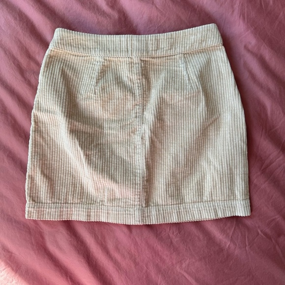 NWT Aritzia Wilfred Free Button Up Cream Corduroy Mini Skirt size 4 - Picture 2 of 4